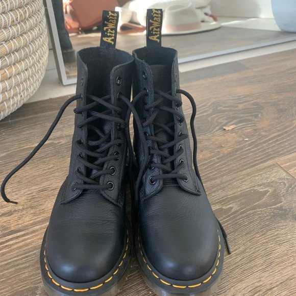 DR. MARTENS - Picture 2 of 4